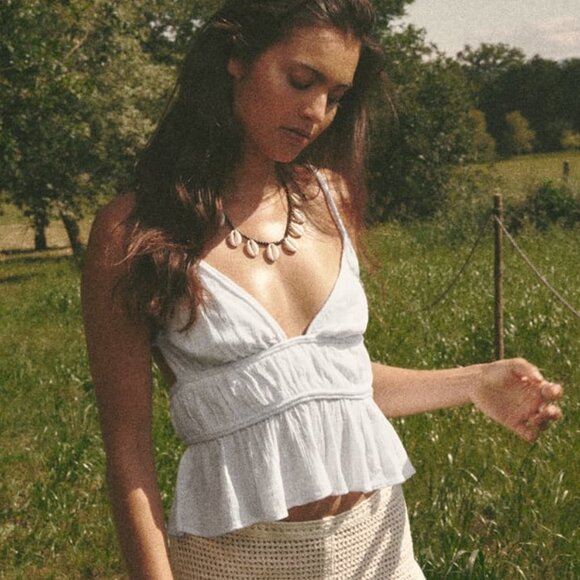 NWT WHITE WOVEN TANK OPEN BACK TOP - Picture 3 of 7